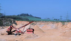 Kieswerk, Sandgrube, Kiesgrube in Schmlln / Oberlausitz / Sachsen liefert Sand, Kies, Mutterboden, Mineralstoffgemische, Splitte und verkippt unbelasteten Erdaushub und Bauschutt.